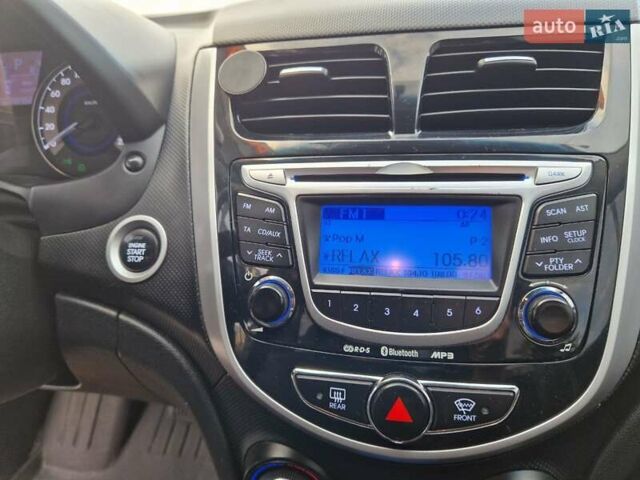 Белый Хендай Акцент, объемом двигателя 1.59 л и пробегом 197 тыс. км за 8800 $, фото 14 на Automoto.ua