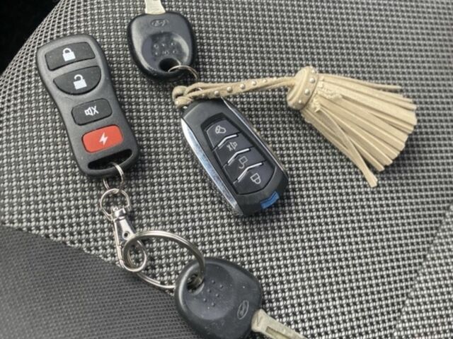 Белый Хендай Акцент, объемом двигателя 1.4 л и пробегом 200 тыс. км за 5850 $, фото 7 на Automoto.ua