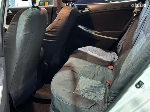 Белый Хендай Акцент, объемом двигателя 1.6 л и пробегом 163 тыс. км за 7990 $, фото 9 на Automoto.ua