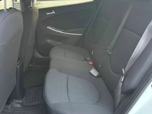 Белый Хендай Акцент, объемом двигателя 1.4 л и пробегом 110 тыс. км за 7600 $, фото 9 на Automoto.ua