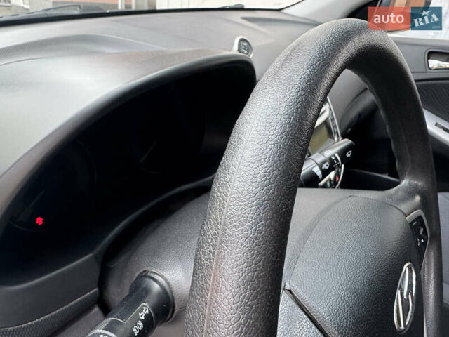 Хендай Акцент 2012 в Умани на Automoto.ua Белый Хендай Акцент, объемом двигателя 1.4 л и пробегом 105 тыс. км за 7250 $, фото 8 на Automoto.ua