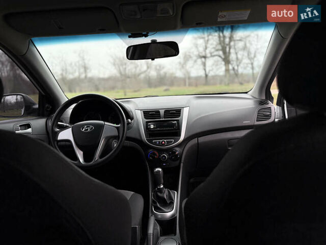 Білий Хендай Акцент, об'ємом двигуна 0 л та пробігом 97 тис. км за 6500 $, фото 30 на Automoto.ua