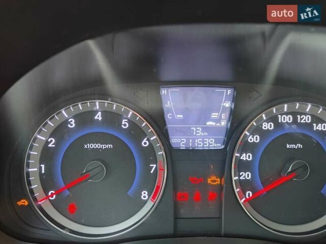 Белый Хендай Акцент, объемом двигателя 1.4 л и пробегом 216 тыс. км за 4200 $, фото 3 на Automoto.ua