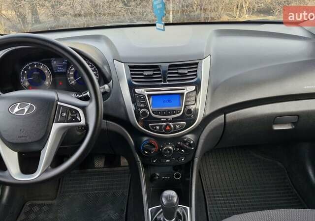 Білий Хендай Акцент, об'ємом двигуна 1.59 л та пробігом 158 тис. км за 7300 $, фото 37 на Automoto.ua