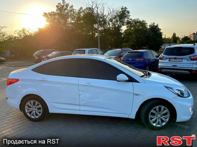 Белый Хендай Акцент, объемом двигателя 1.4 л и пробегом 157 тыс. км за 7650 $, фото 2 на Automoto.ua