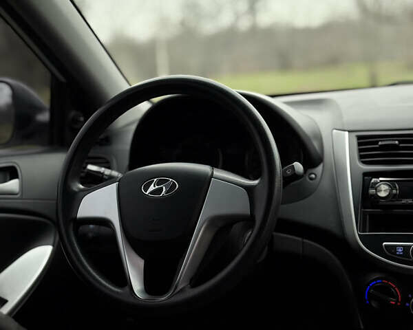 Білий Хендай Акцент, об'ємом двигуна 0 л та пробігом 97 тис. км за 6500 $, фото 28 на Automoto.ua