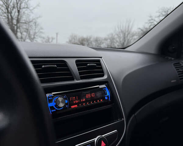 Білий Хендай Акцент, об'ємом двигуна 0 л та пробігом 97 тис. км за 6500 $, фото 32 на Automoto.ua