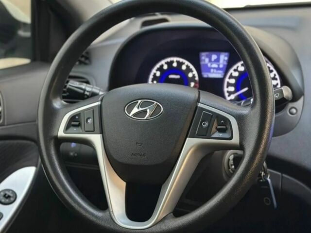 Белый Хендай Акцент, объемом двигателя 1.4 л и пробегом 110 тыс. км за 7600 $, фото 7 на Automoto.ua