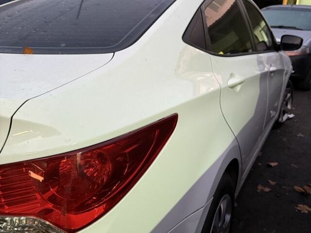 Білий Хендай Акцент, об'ємом двигуна 1.4 л та пробігом 83 тис. км за 4500 $, фото 2 на Automoto.ua