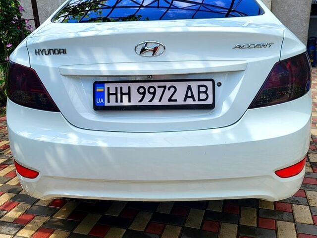 Белый Хендай Акцент, объемом двигателя 1.4 л и пробегом 92 тыс. км за 8500 $, фото 1 на Automoto.ua