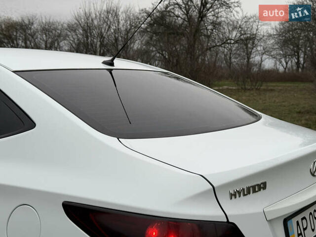 Білий Хендай Акцент, об'ємом двигуна 0 л та пробігом 97 тис. км за 6500 $, фото 17 на Automoto.ua