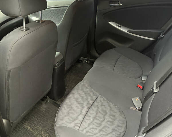 Белый Хендай Акцент, объемом двигателя 1.4 л и пробегом 115 тыс. км за 9499 $, фото 5 на Automoto.ua