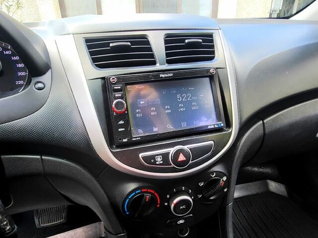 Белый Хендай Акцент, объемом двигателя 1.4 л и пробегом 92 тыс. км за 8500 $, фото 8 на Automoto.ua