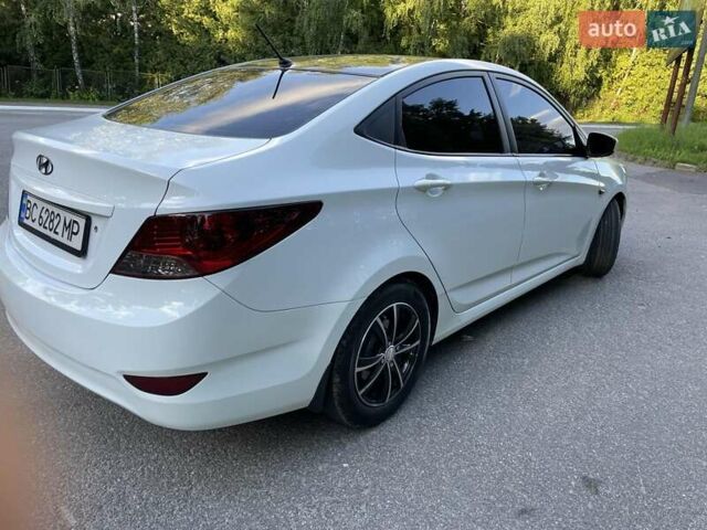Белый Хендай Акцент, объемом двигателя 1.4 л и пробегом 126 тыс. км за 7750 $, фото 3 на Automoto.ua