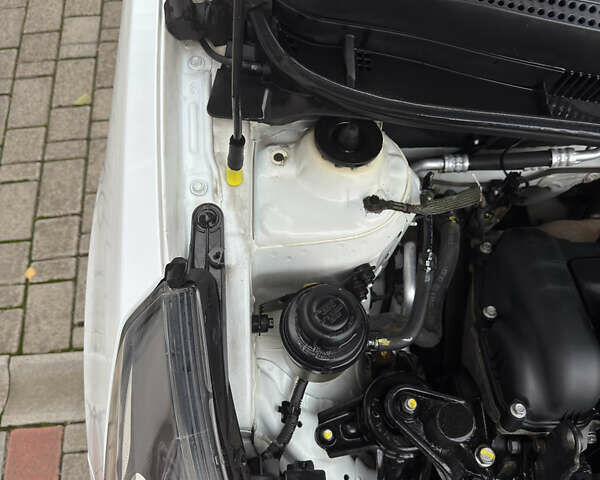 Хендай Акцент 2012 в Умани на Automoto.ua Белый Хендай Акцент, объемом двигателя 1.4 л и пробегом 105 тыс. км за 7250 $, фото 16 на Automoto.ua