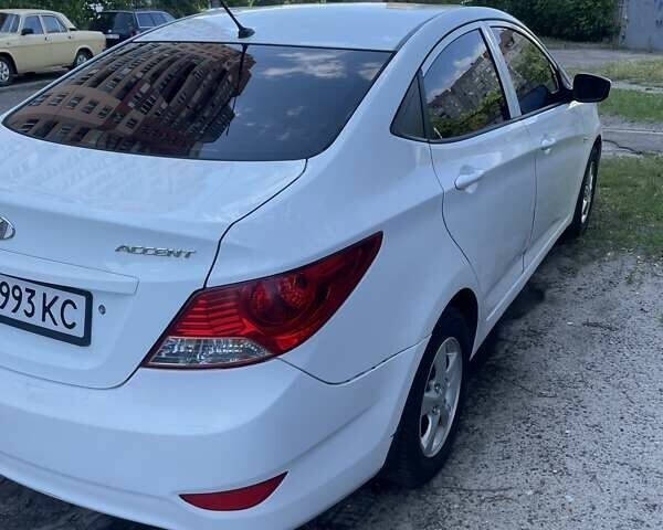 Білий Хендай Акцент, об'ємом двигуна 1.4 л та пробігом 310 тис. км за 5500 $, фото 4 на Automoto.ua