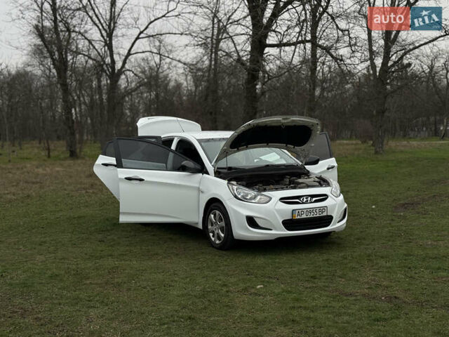 Білий Хендай Акцент, об'ємом двигуна 0 л та пробігом 97 тис. км за 6500 $, фото 24 на Automoto.ua