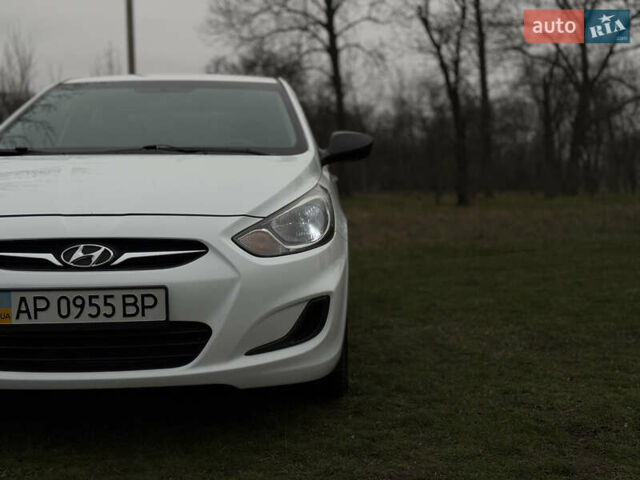 Білий Хендай Акцент, об'ємом двигуна 0 л та пробігом 97 тис. км за 6500 $, фото 6 на Automoto.ua