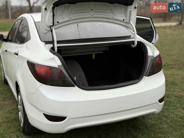 Білий Хендай Акцент, об'ємом двигуна 0 л та пробігом 97 тис. км за 6500 $, фото 21 на Automoto.ua