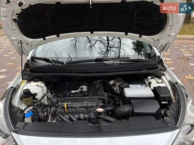 Белый Хендай Акцент, объемом двигателя 1.4 л и пробегом 111 тыс. км за 7600 $, фото 19 на Automoto.ua