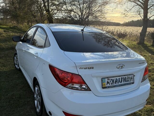 Белый Хендай Акцент, объемом двигателя 1.6 л и пробегом 240 тыс. км за 7300 $, фото 1 на Automoto.ua