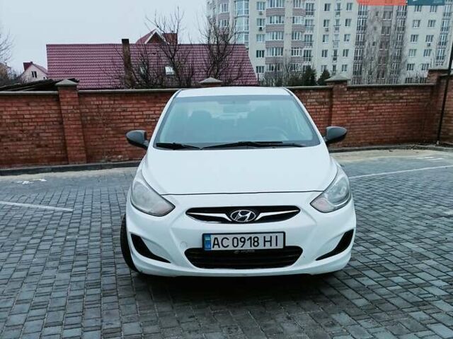 Белый Хендай Акцент, объемом двигателя 1.4 л и пробегом 219 тыс. км за 6300 $, фото 8 на Automoto.ua