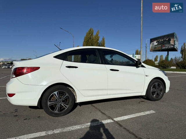 Білий Хендай Акцент, об'ємом двигуна 1.4 л та пробігом 105 тис. км за 8450 $, фото 3 на Automoto.ua