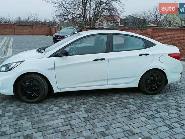 Белый Хендай Акцент, объемом двигателя 1.4 л и пробегом 219 тыс. км за 6300 $, фото 3 на Automoto.ua