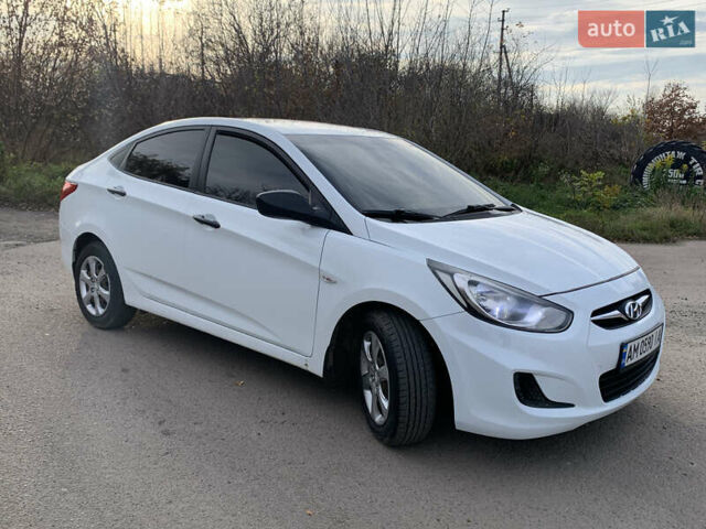 Білий Хендай Акцент, об'ємом двигуна 1.4 л та пробігом 265 тис. км за 5300 $, фото 8 на Automoto.ua