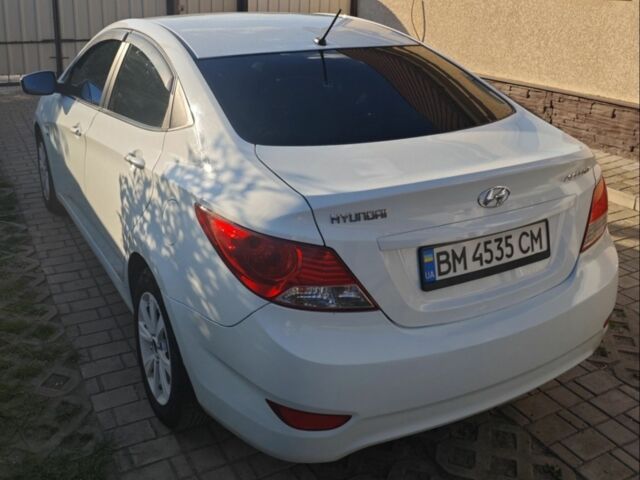 Белый Хендай Акцент, объемом двигателя 1.6 л и пробегом 132 тыс. км за 7800 $, фото 1 на Automoto.ua