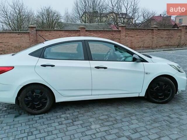 Белый Хендай Акцент, объемом двигателя 1.4 л и пробегом 219 тыс. км за 6300 $, фото 5 на Automoto.ua