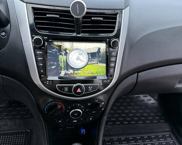 Хендай Акцент 2013 в Киеве на Automoto.ua Белый Хендай Акцент, объемом двигателя 1.4 л и пробегом 132 тыс. км за 8000 $, фото 45 на Automoto.ua