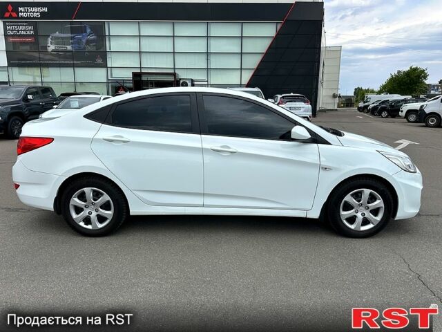 Белый Хендай Акцент, объемом двигателя 1.4 л и пробегом 180 тыс. км за 8950 $, фото 4 на Automoto.ua