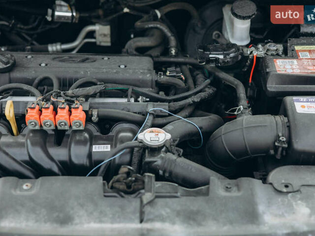 Белый Хендай Акцент, объемом двигателя 1.4 л и пробегом 158 тыс. км за 8000 $, фото 14 на Automoto.ua