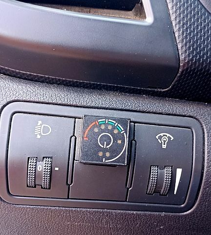 Белый Хендай Акцент, объемом двигателя 1.4 л и пробегом 195 тыс. км за 7300 $, фото 2 на Automoto.ua