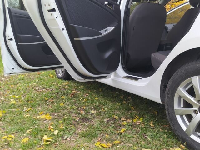 Белый Хендай Акцент, объемом двигателя 1.4 л и пробегом 270 тыс. км за 6500 $, фото 5 на Automoto.ua