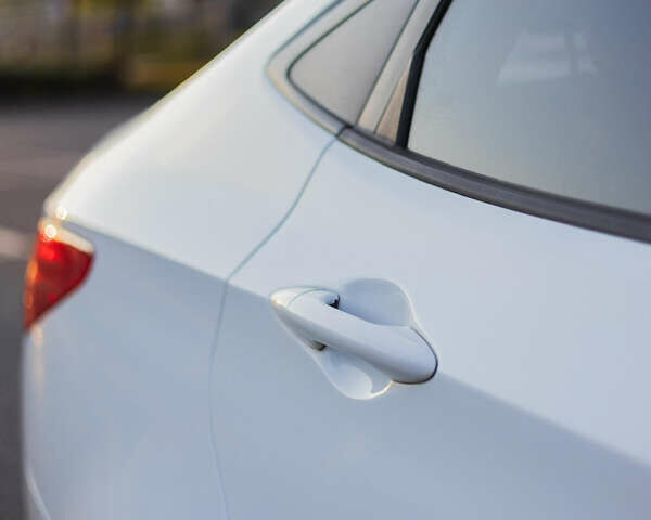 Белый Хендай Акцент, объемом двигателя 1.4 л и пробегом 158 тыс. км за 8000 $, фото 15 на Automoto.ua