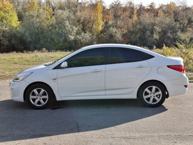 Белый Хендай Акцент, объемом двигателя 0 л и пробегом 172 тыс. км за 8500 $, фото 7 на Automoto.ua