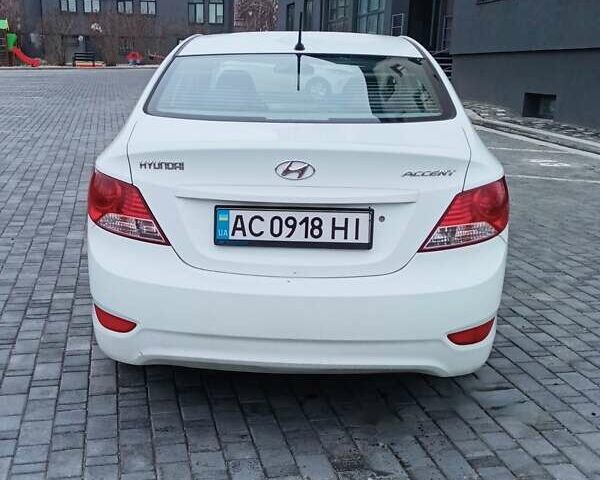 Белый Хендай Акцент, объемом двигателя 1.4 л и пробегом 219 тыс. км за 6300 $, фото 4 на Automoto.ua