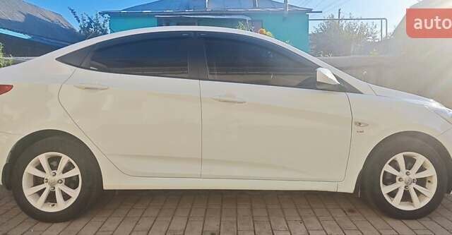 Белый Хендай Акцент, объемом двигателя 1.59 л и пробегом 132 тыс. км за 7800 $, фото 9 на Automoto.ua