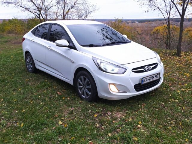 Белый Хендай Акцент, объемом двигателя 1.4 л и пробегом 270 тыс. км за 6500 $, фото 1 на Automoto.ua