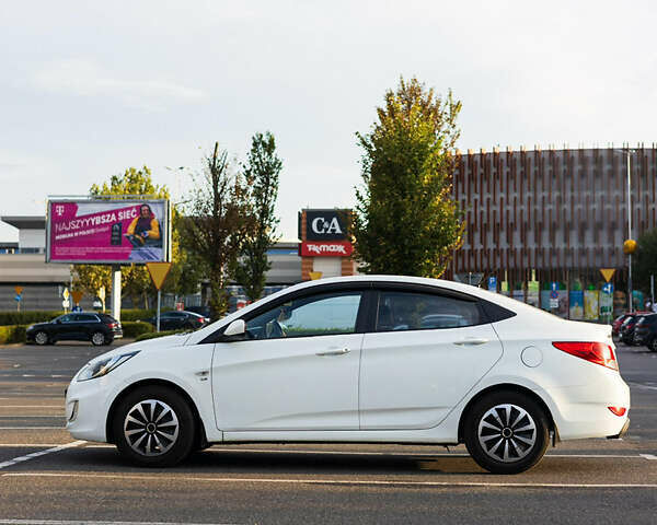 Белый Хендай Акцент, объемом двигателя 1.4 л и пробегом 158 тыс. км за 8000 $, фото 12 на Automoto.ua