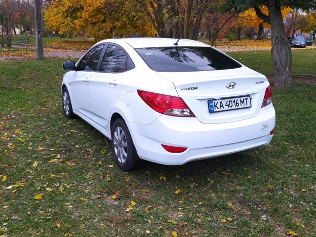 Белый Хендай Акцент, объемом двигателя 1.4 л и пробегом 270 тыс. км за 6500 $, фото 2 на Automoto.ua