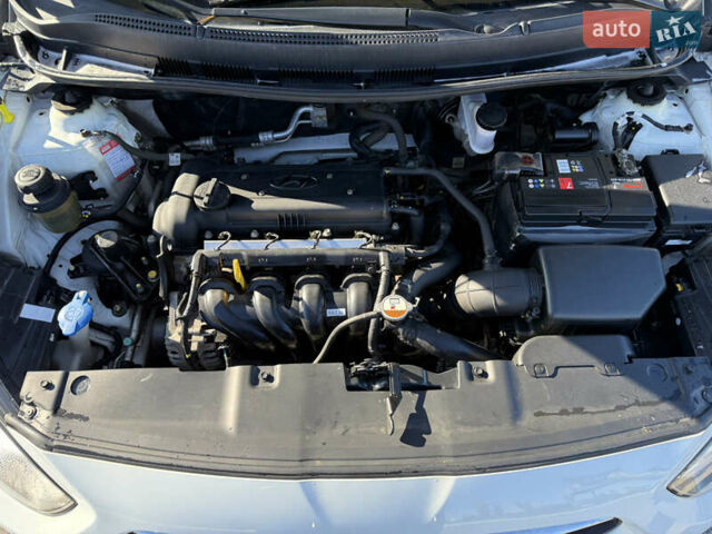 Білий Хендай Акцент, об'ємом двигуна 1.4 л та пробігом 105 тис. км за 8450 $, фото 12 на Automoto.ua