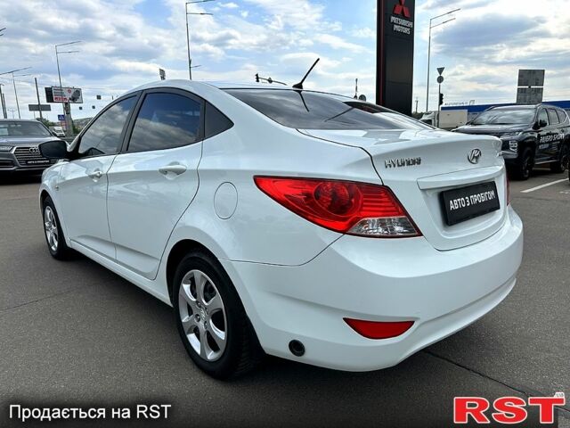 Белый Хендай Акцент, объемом двигателя 1.4 л и пробегом 180 тыс. км за 8950 $, фото 2 на Automoto.ua