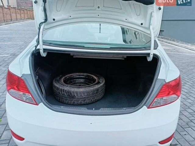 Белый Хендай Акцент, объемом двигателя 1.4 л и пробегом 219 тыс. км за 6300 $, фото 10 на Automoto.ua