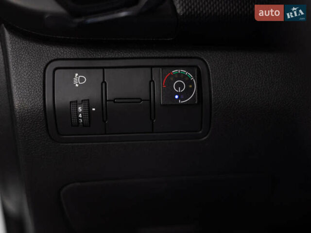 Белый Хендай Акцент, объемом двигателя 1.4 л и пробегом 158 тыс. км за 8000 $, фото 4 на Automoto.ua