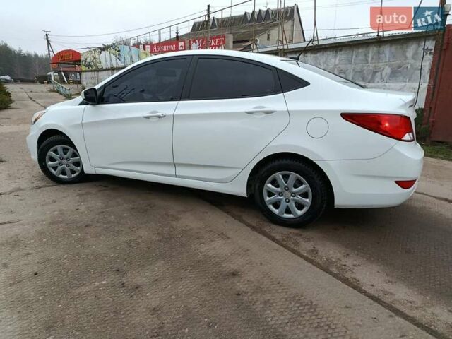 Белый Хендай Акцент, объемом двигателя 1.59 л и пробегом 230 тыс. км за 8500 $, фото 14 на Automoto.ua