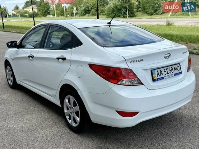 Білий Хендай Акцент, об'ємом двигуна 1.4 л та пробігом 38 тис. км за 11600 $, фото 12 на Automoto.ua