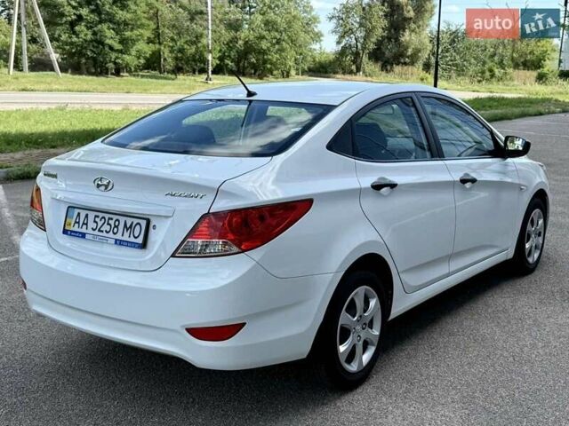Білий Хендай Акцент, об'ємом двигуна 1.4 л та пробігом 38 тис. км за 11600 $, фото 11 на Automoto.ua
